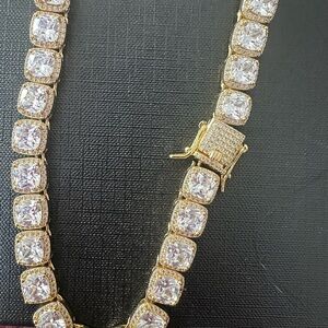 Luxurious Gold and Silver Women's Necklace